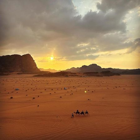 Rum Solaris Bubbles Camp Wadi Rum Exteriör bild