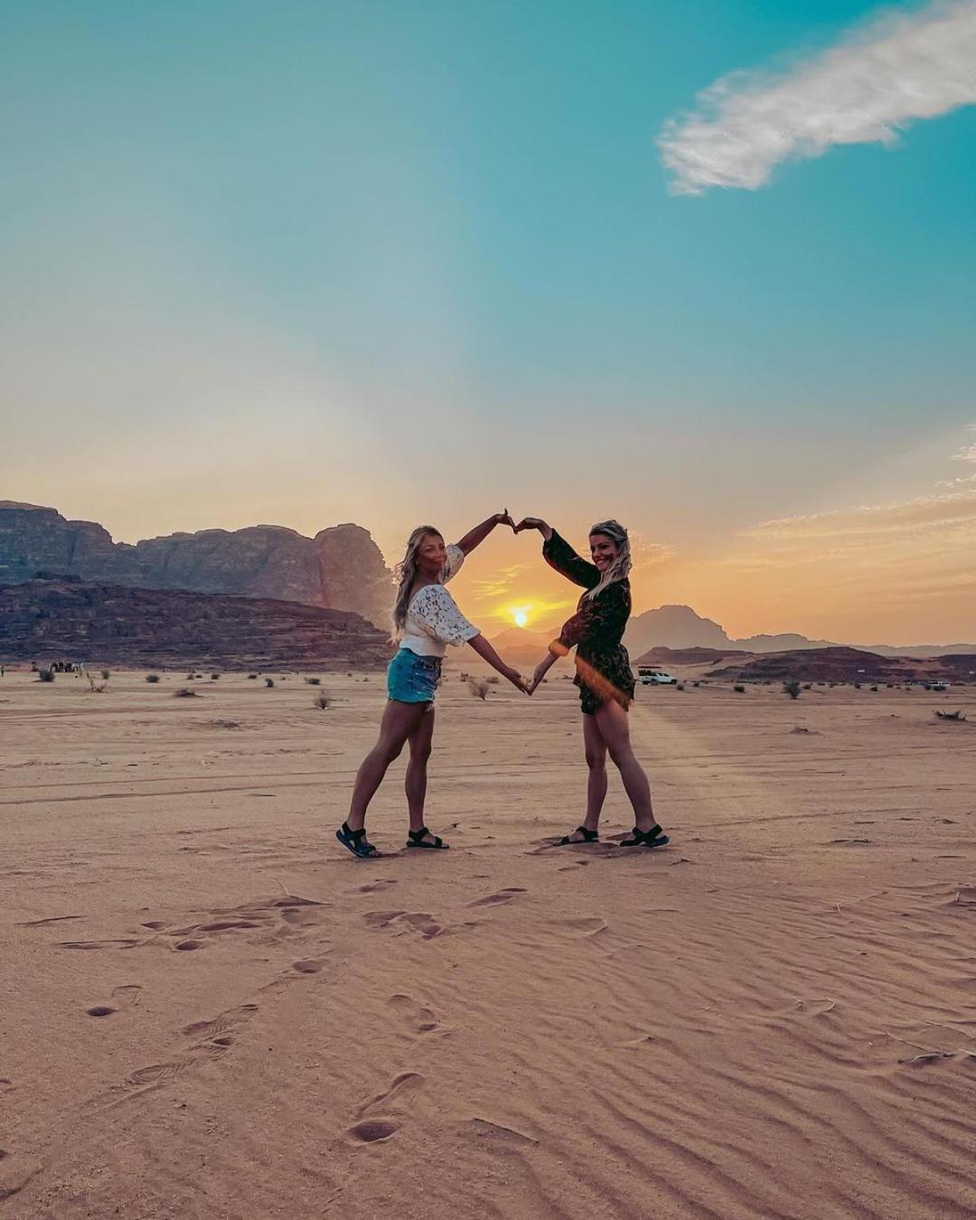 Rum Solaris Bubbles Camp Wadi Rum Exteriör bild