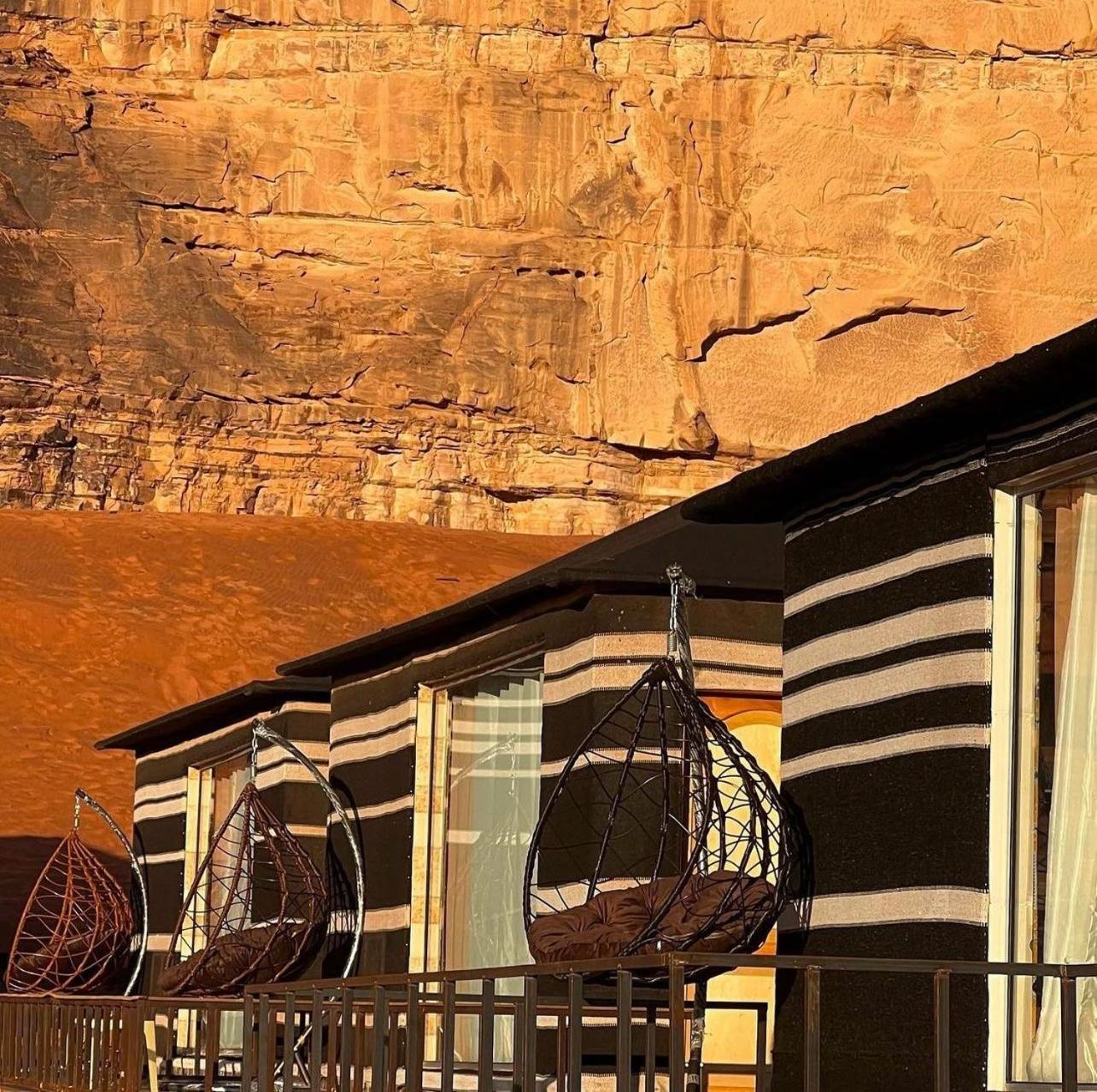 Rum Solaris Bubbles Camp Wadi Rum Exteriör bild
