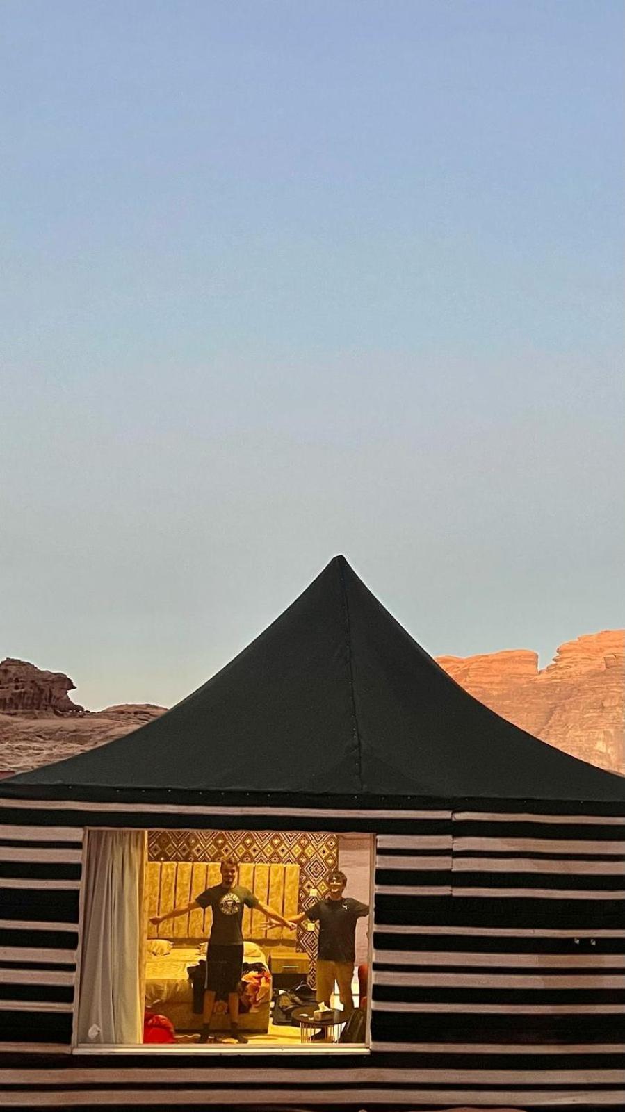 Rum Solaris Bubbles Camp Wadi Rum Exteriör bild