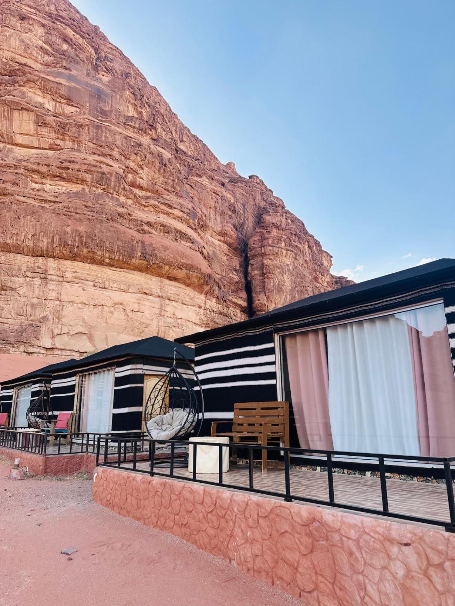 Rum Solaris Bubbles Camp Wadi Rum Exteriör bild