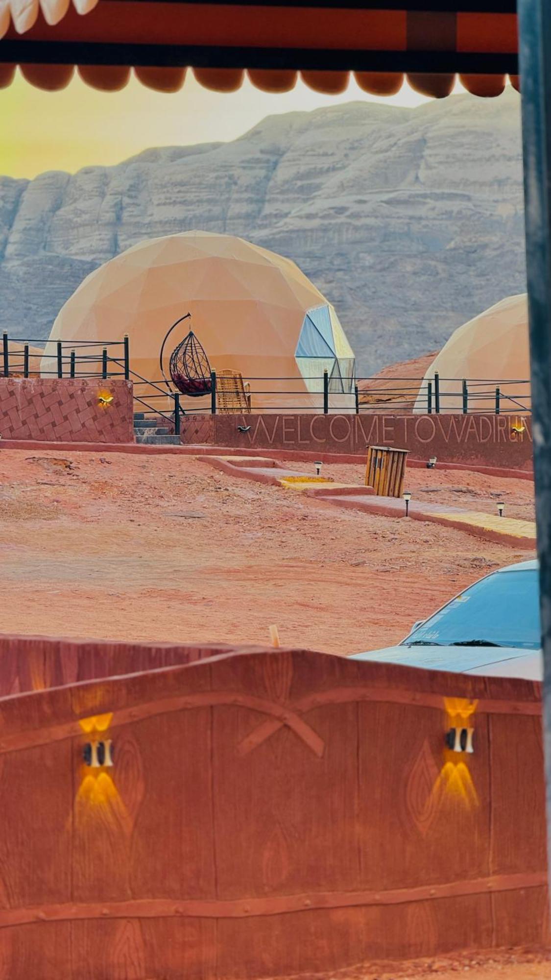 Rum Solaris Bubbles Camp Wadi Rum Exteriör bild